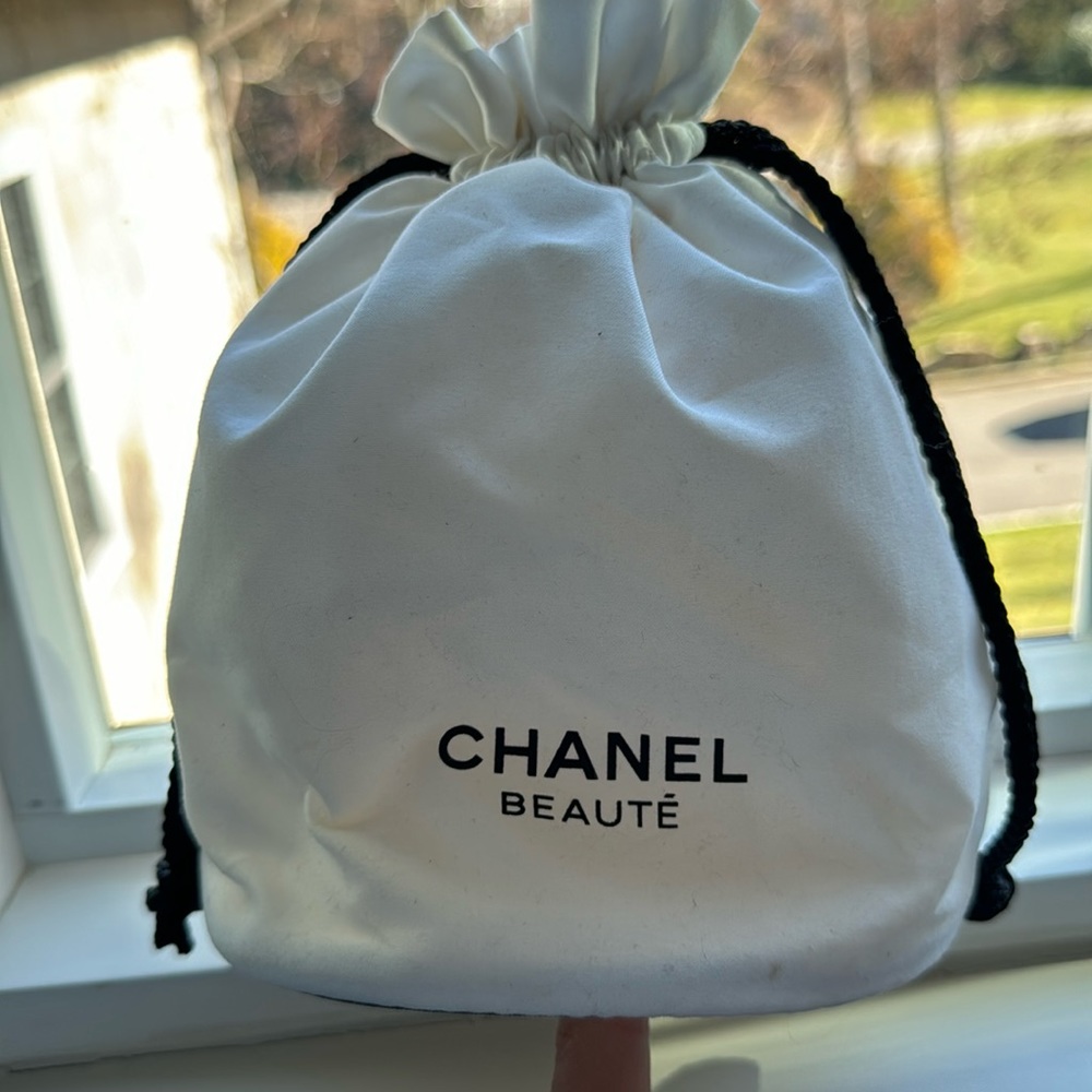 Small Chanel makeup beuate bag